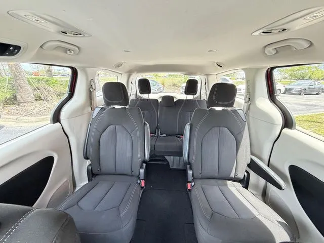 Chrysler Voyager photo 30
