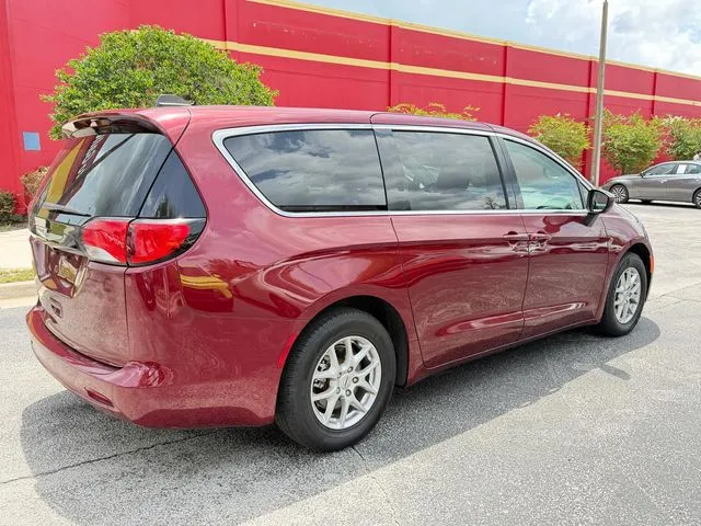 Chrysler Voyager photo 6