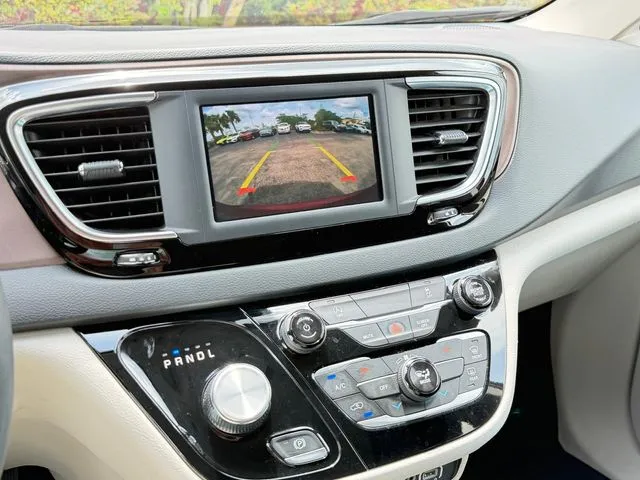Chrysler Voyager photo 21