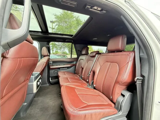 Ford Expedition MAX photo 28