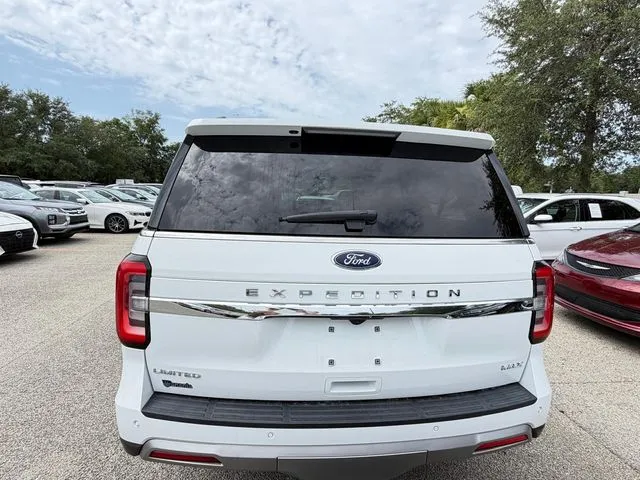 Ford Expedition MAX photo 6