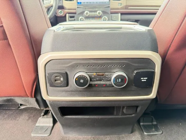 Ford Expedition MAX photo 29