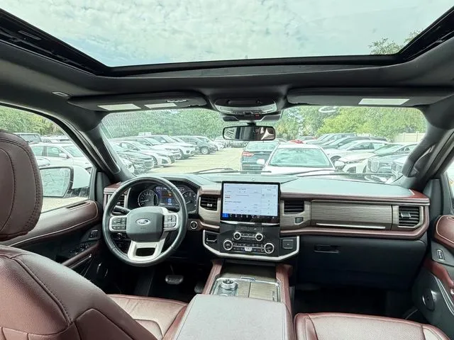 Ford Expedition MAX photo 8