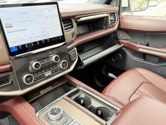 Ford Expedition MAX photo 25