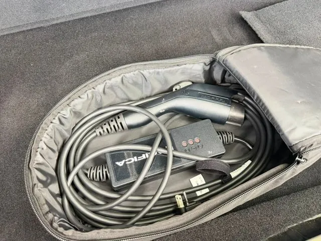 Chrysler Pacifica photo 35