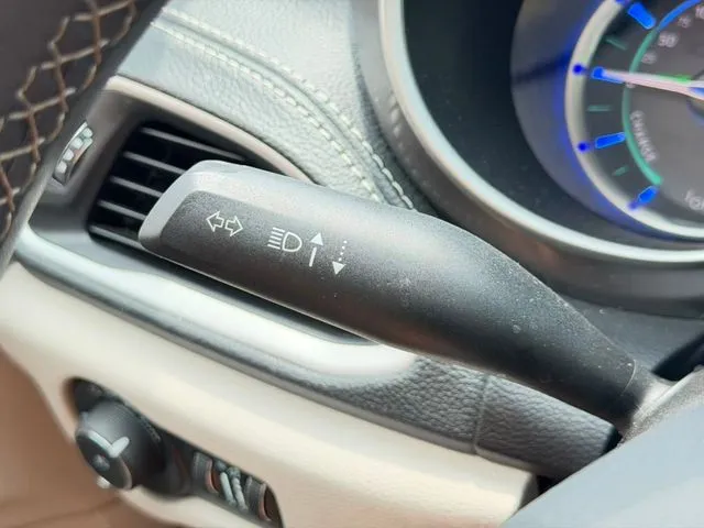 Chrysler Pacifica photo 17