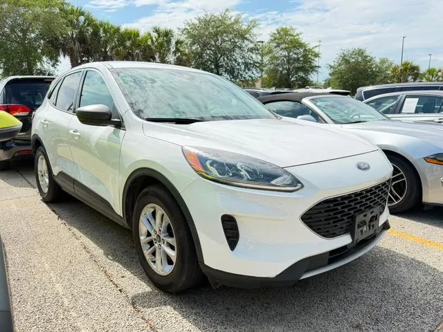 White 2022 Ford Escape SE for sale in Jacksonville, FL