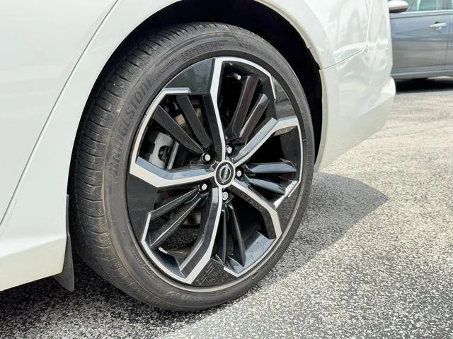 2024 Nissan Altima SR - Photo 11