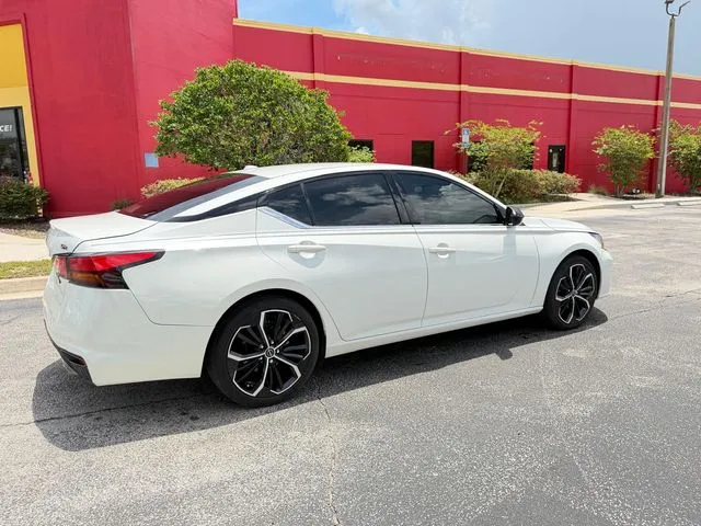2024 Nissan Altima SR - Photo 6