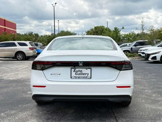 Honda Accord photo 8