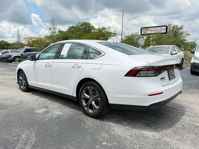 Honda Accord photo 7
