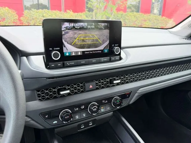 Honda Accord photo 25