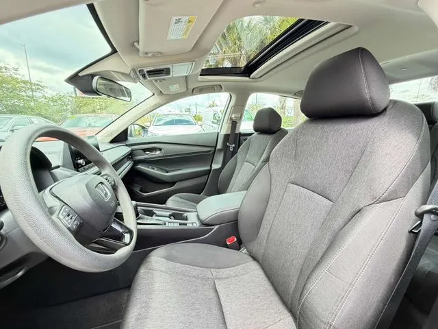 Honda Accord photo 16