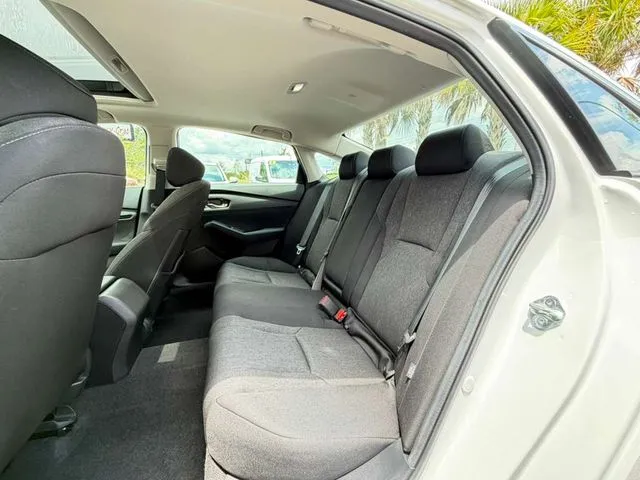 Honda Accord photo 29