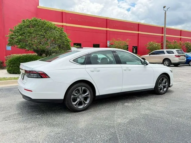 Honda Accord photo 6