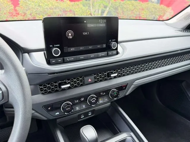 Honda Accord photo 26