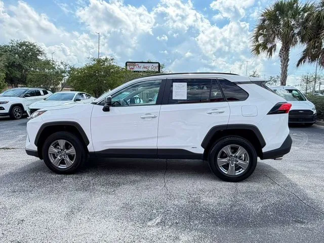 Toyota RAV4 photo 7