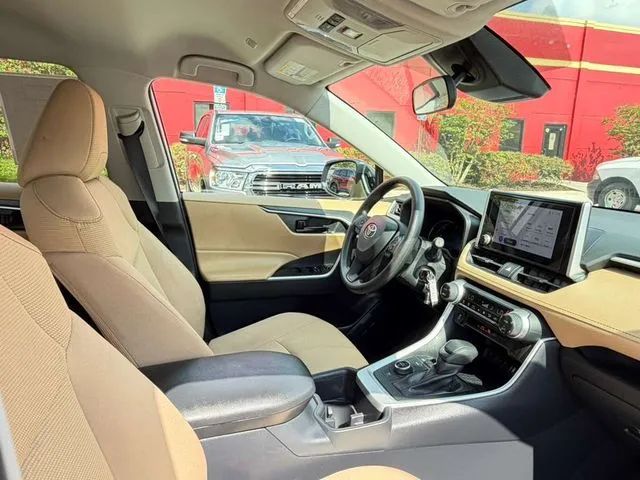 Toyota RAV4 photo 28
