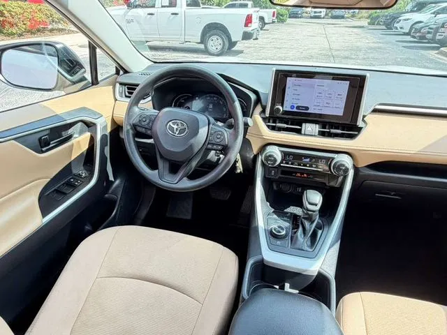 Toyota RAV4 photo 16