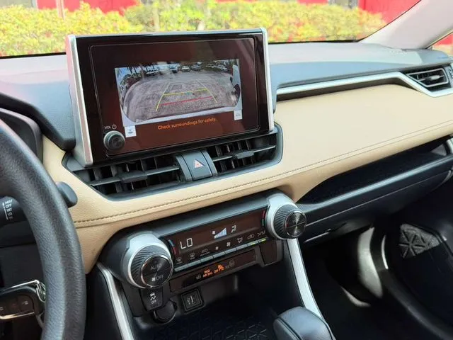 Toyota RAV4 photo 25
