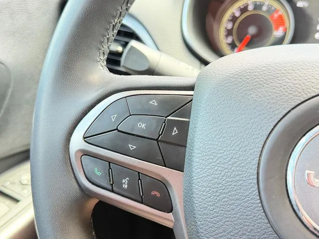 Jeep Cherokee photo 15