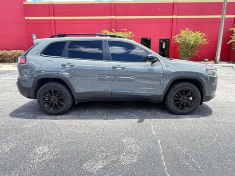 More photos of 2022 Jeep Cherokee Latitude Lux at Auto Gallery Jacksonville, FL
