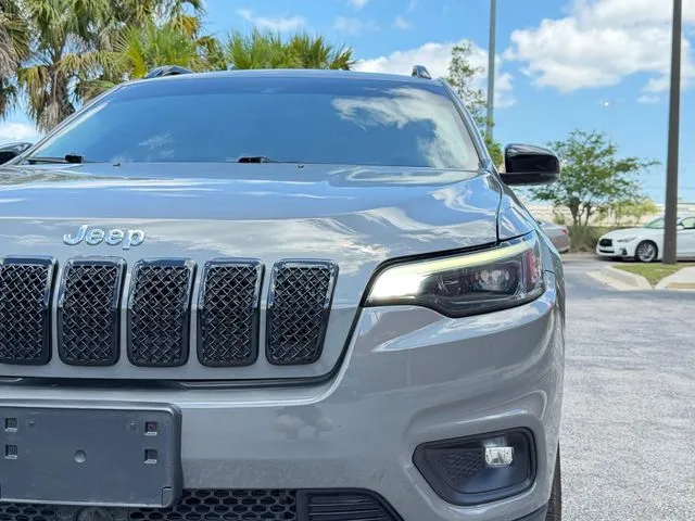 Jeep Cherokee photo 10