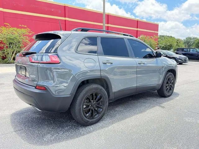 Jeep Cherokee photo 6