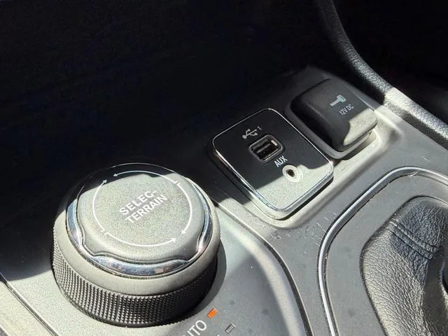Jeep Cherokee photo 23