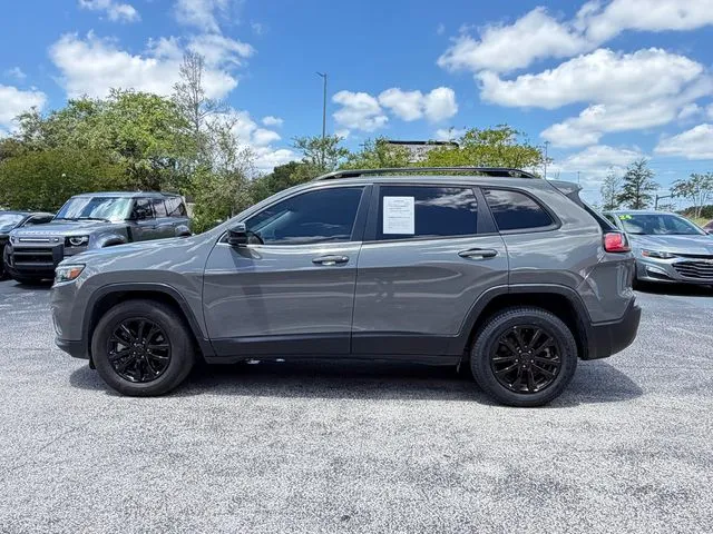 Jeep Cherokee photo 5