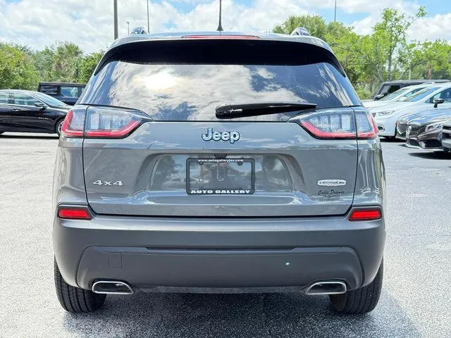 Jeep Cherokee photo 8
