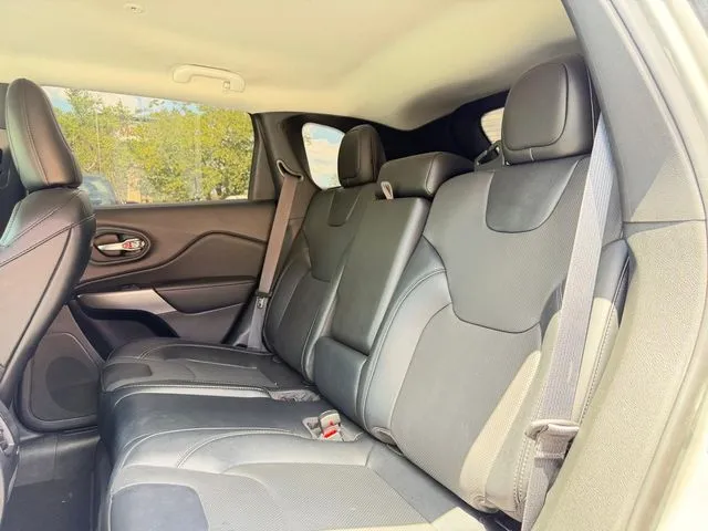 Jeep Cherokee photo 28