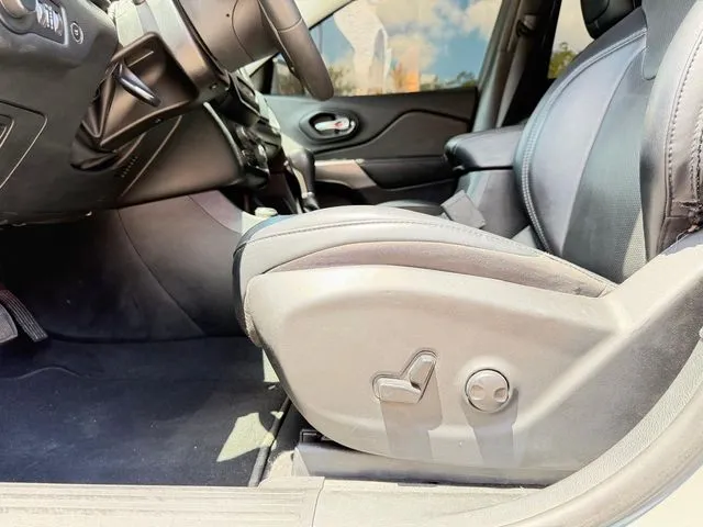 Jeep Cherokee photo 27