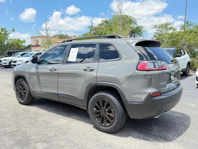 Jeep Cherokee photo 7