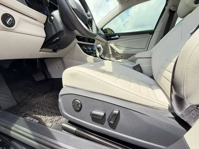 Volkswagen Jetta photo 17