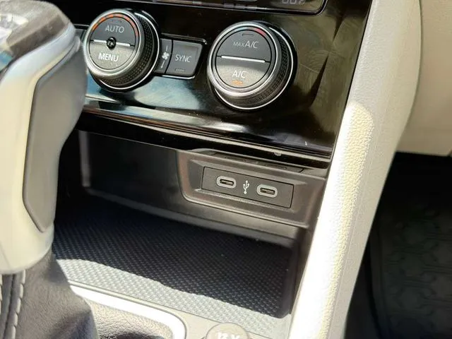 Volkswagen Jetta photo 27
