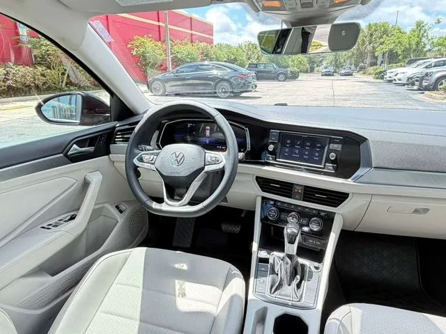 Volkswagen Jetta photo 14