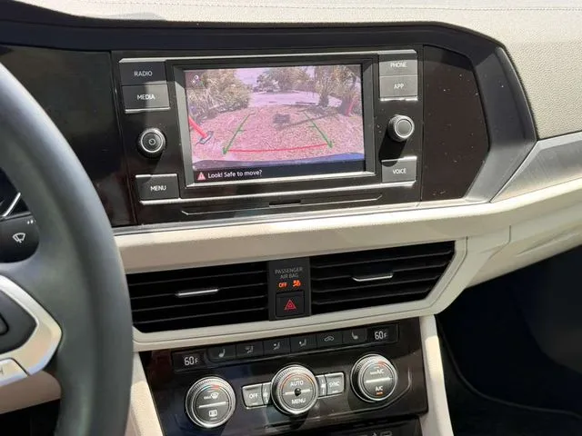 Volkswagen Jetta photo 29