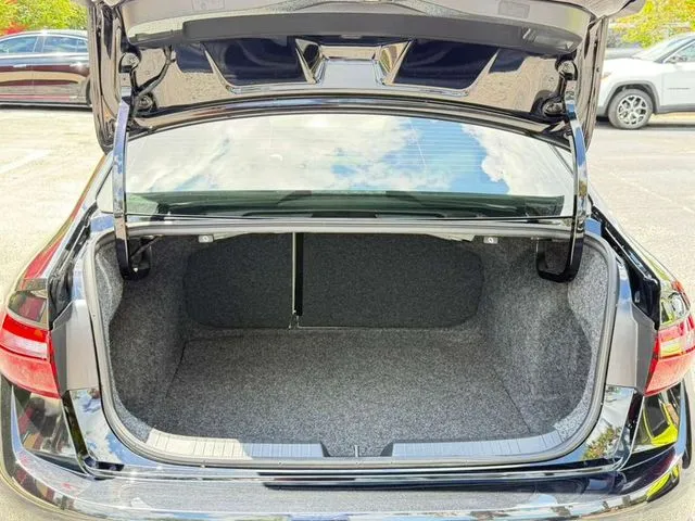Volkswagen Jetta photo 9