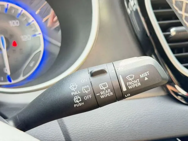 2025 Chrysler Pacifica Select - Photo 22