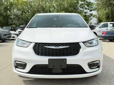 Photos of 2025 Chrysler Pacifica Select for sale in Jacksonville, FL at Auto Gallery Jacksonville