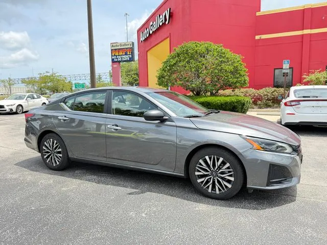 2025 Nissan Altima 2.5 SV's photo