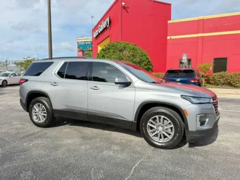 Gray 2023 Chevrolet Traverse LT for sale in Jacksonville, FL