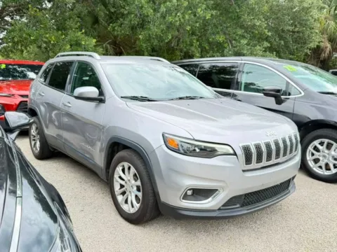 Silver 2019 Jeep Cherokee Latitude Plus for sale in Jacksonville, FL