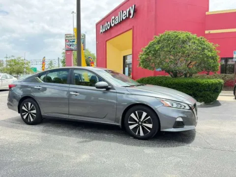 Gray 2021 Nissan Altima 2.5 SV for sale in Jacksonville, FL