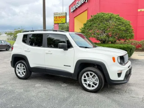 White 2023 Jeep Renegade Latitude for sale in Jacksonville, FL