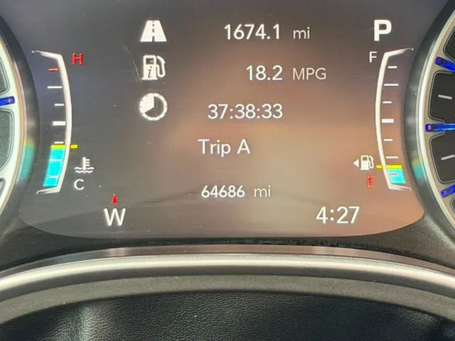 Chrysler Pacifica photo 13