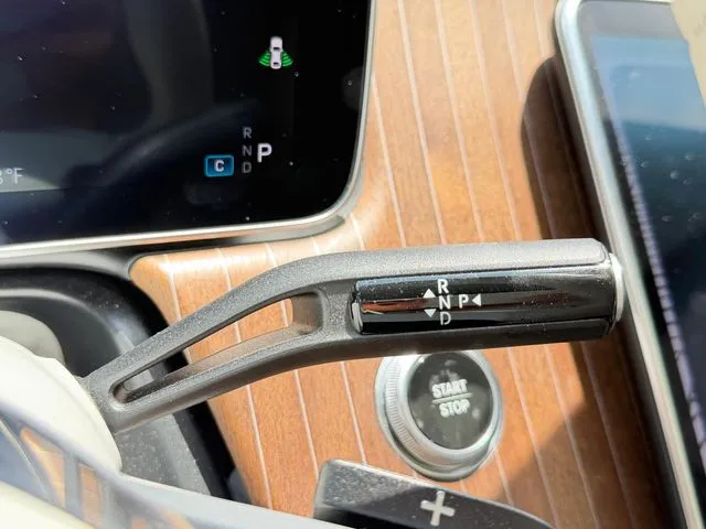 Mercedes-Benz EQE photo 16