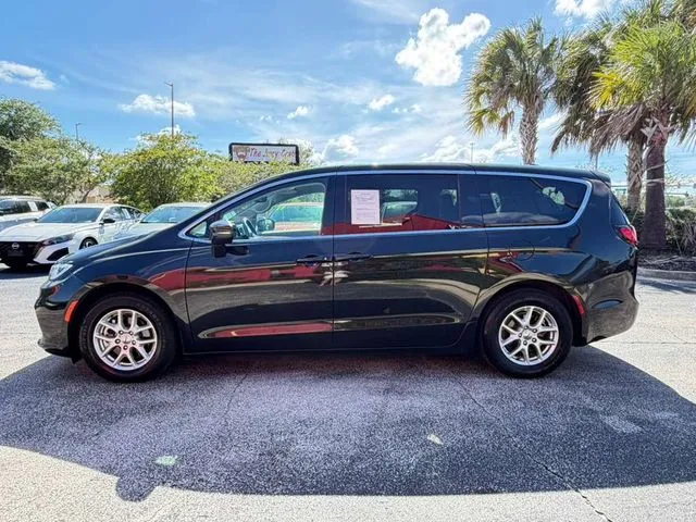 Chrysler Pacifica photo 7