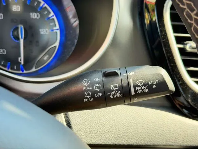 Chrysler Pacifica photo 22
